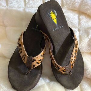 Vintage Y2K Volatile Wedge Platform Sandals Womens 7 Leopard Brown Never worn